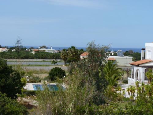 Modern Large Villa With Private Pool Set In A Quiet Location