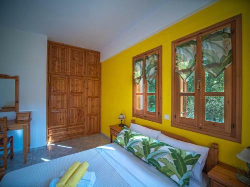 Lemon House For Big Family In Damouchari