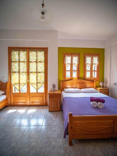 Olive House In Damoucharu With A Sea View