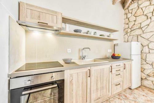 Villa Marathonisi With Private Pool
