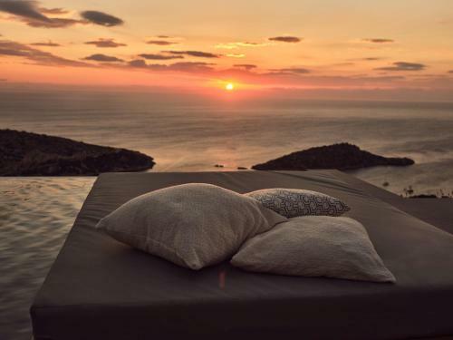 Etheria Luxury Villas & Suites
