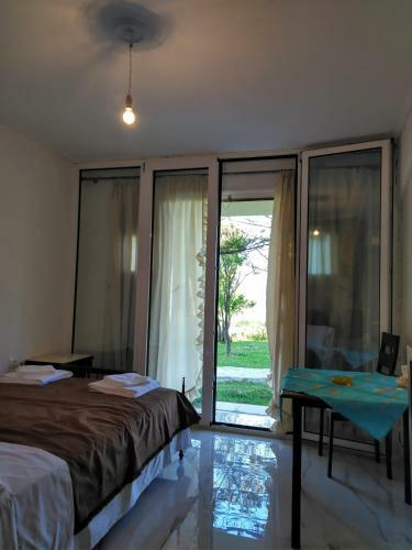 Sissy Apartments By The Sea