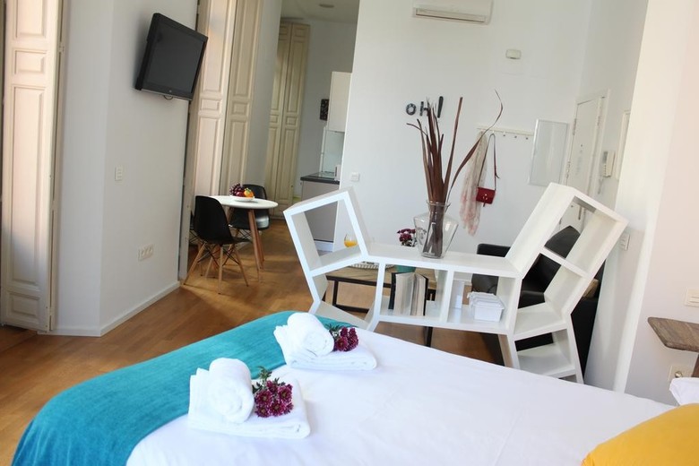 Life Apartments Calder�n