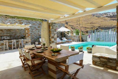 Villa Beautifis In Kea, 4bdr/7prs, Pool, Seaview