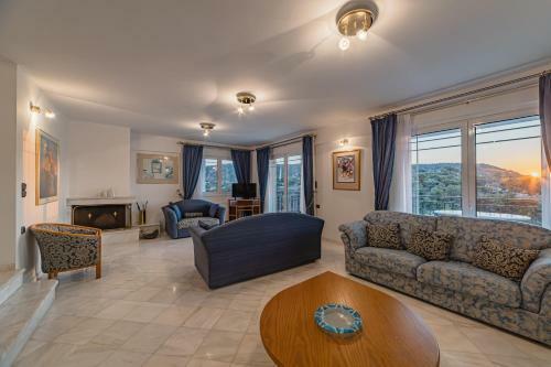 Villa Maraki - Attica Riviera