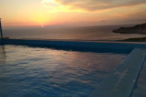Villa Traditional Elegance With Privacy & Amazing Views