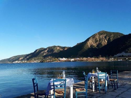 Lefkon Villa By The Sea!