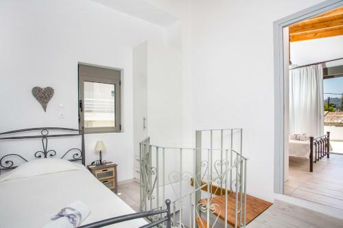 Ourania - Traditional House