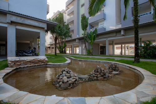 Apartamento Ubatuba, Ar, Varanda Gourmet, Piscinas E 300mt Praia