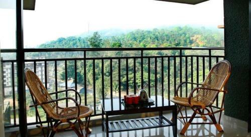 Hotel Thaza Peak View Resort