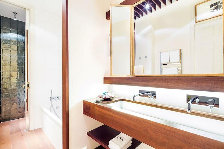 Hotel Do Pla�a Reial G.l.