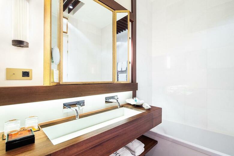 Hotel Do Pla�a Reial G.l.