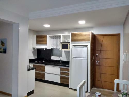Apartamento Royal 101 - 2 Quartos, 5 H�spedes, 350m Da Praia