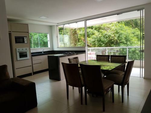 Apartamento Bombinhas Sc 200 Metros Da Praia