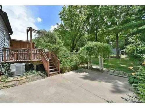 Cheerful Residential House With All Yours Needs.