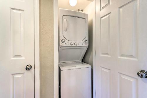 Apartamento Lakefront Osage Beach Condo With Pool Access!