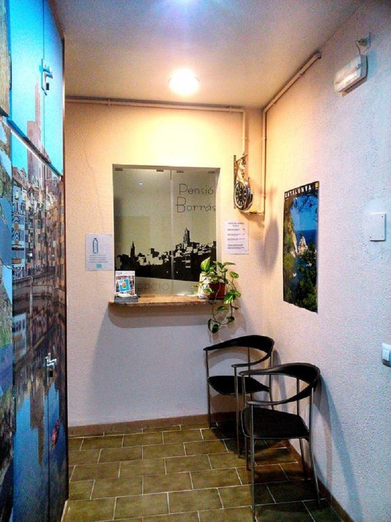 Hostal Borr�s