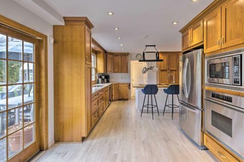 Beautiful Hampton Bays Home With Private Pool!