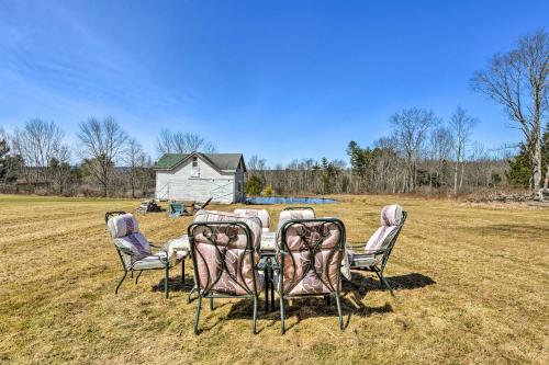 Narrowsburg Farmhouse Hideaway On 2 Acres With Pond!