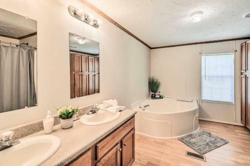 Gatlin Creek Rest Stop Home With Fireplace!