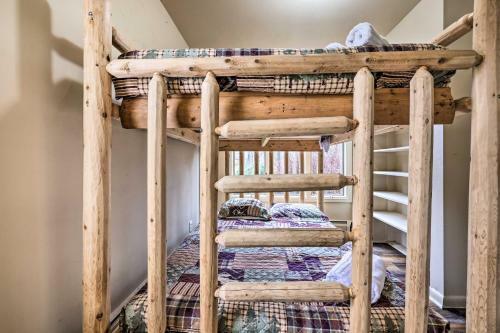 Luxe Creekside Lodge With Movie Theater And Deck!