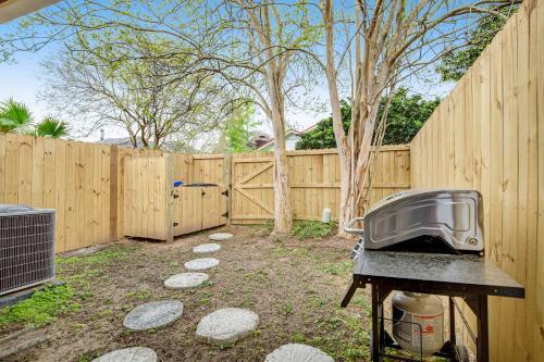 952 Fowler Court