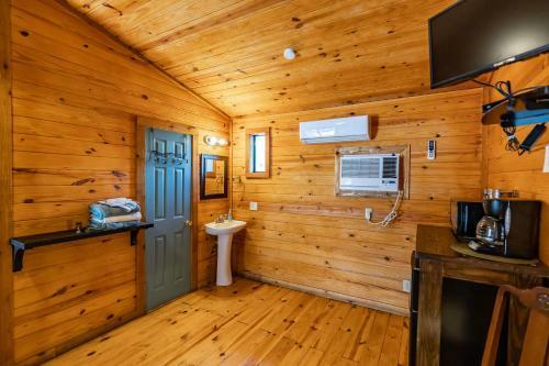 Hotel The Historic Leakey Inn