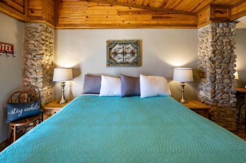 Hotel The Historic Leakey Inn