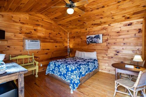 Hotel The Historic Leakey Inn