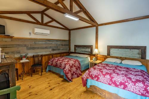 Hotel The Historic Leakey Inn