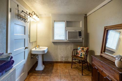 Hotel The Historic Leakey Inn