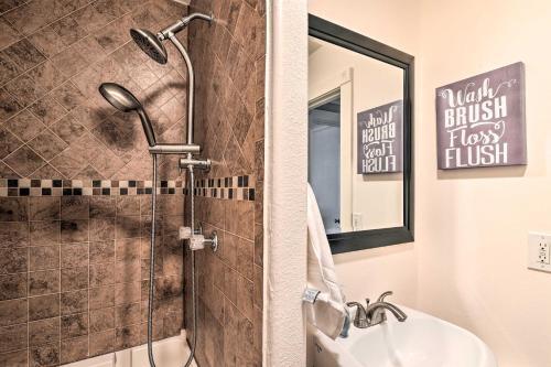 Charming Galveston Home Less Than 1 Mi To Seawall!