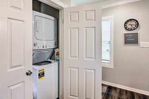 Charming Galveston Home Less Than 1 Mi To Seawall!