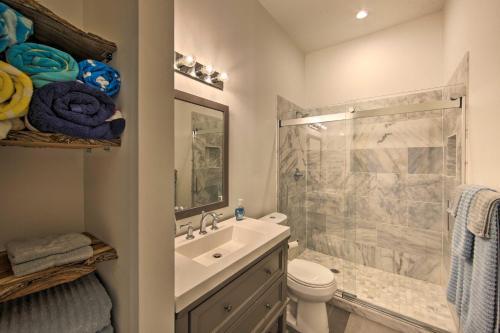 Modern Malakoff Escape With Panoramic Lake View