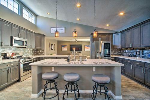Modern El Paso Home With Backyard And Fire Pit!