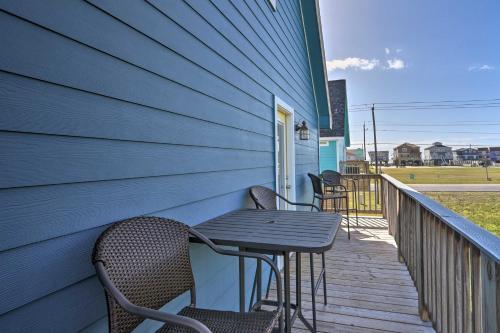 Sun-soaked Texas Getaway With Multiple Decks!