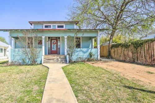 Pet-friendly San Antonio Home With Deck And Yard!
