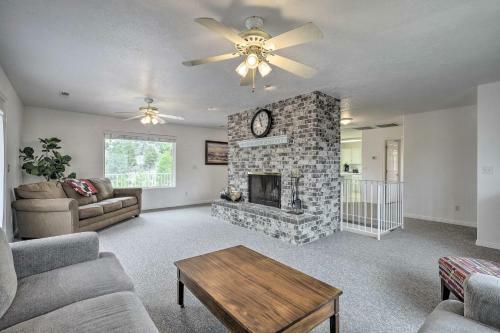 Peaceful Pine Valley Home With Deck And Mtn Views