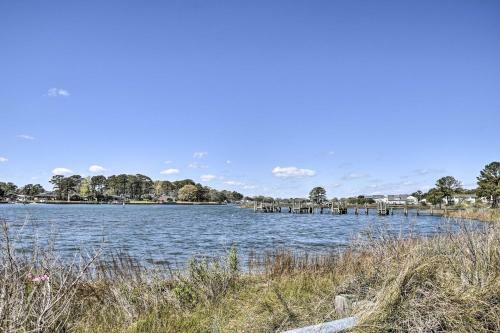Norfolk Home With Private Yard - Walk To Beach!