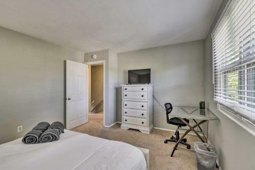 Norfolk Home With Private Yard - Walk To Beach!