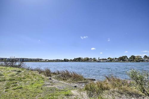 Norfolk Home With Private Yard - Walk To Beach!