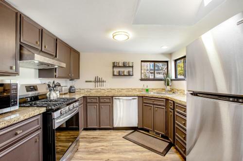 Captain's Quarters