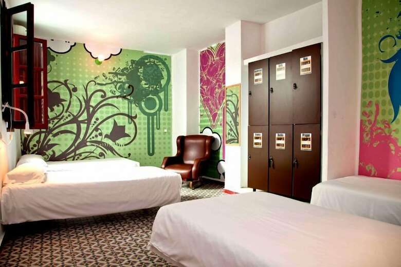 Hostal Home Youth Hostel By Feetup Hostels