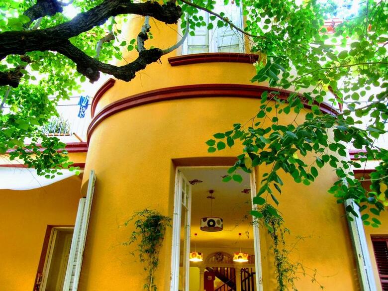 Hostal Feetup Garden House