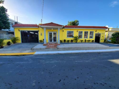 Large 8br Sleeps 38 People With Over 3000 Sq Ft