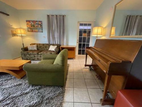 Large 8br Sleeps 38 People With Over 3000 Sq Ft