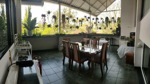Hostal Chez Faustine At Northern Bandung