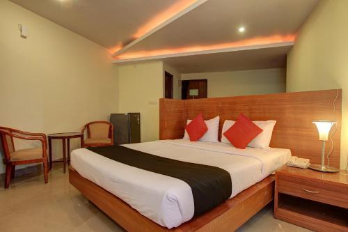 Townhouse Oak Hotel U T Elite