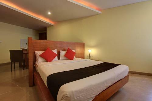 Townhouse Oak Hotel U T Elite