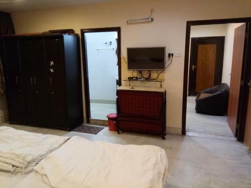 Service Apartment, Park Street, Calcutta
